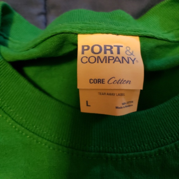 Rare Toys R Us Naughty or Nice like new tshirt - Picture 3 of 4